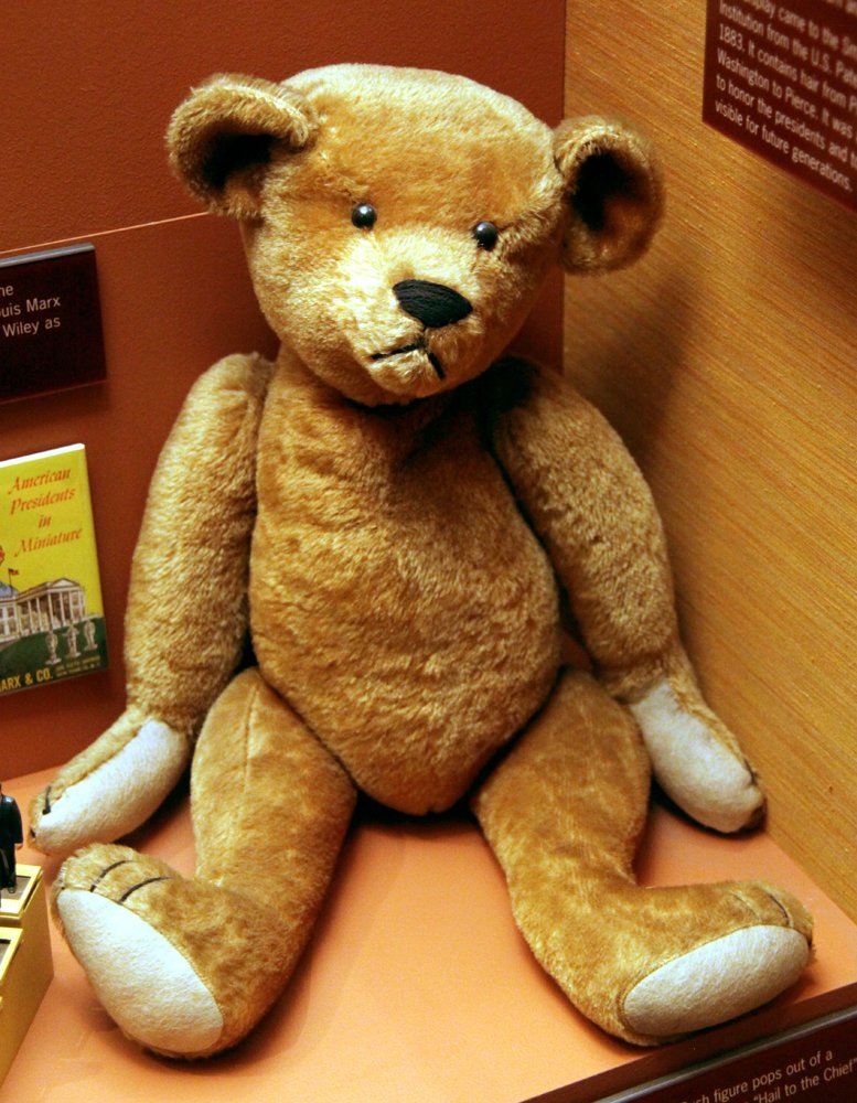 Wiley, GA - Fayil:Teddy bear early 1900s - Smithsonian Museum of Natural History.jpg -  Wiki